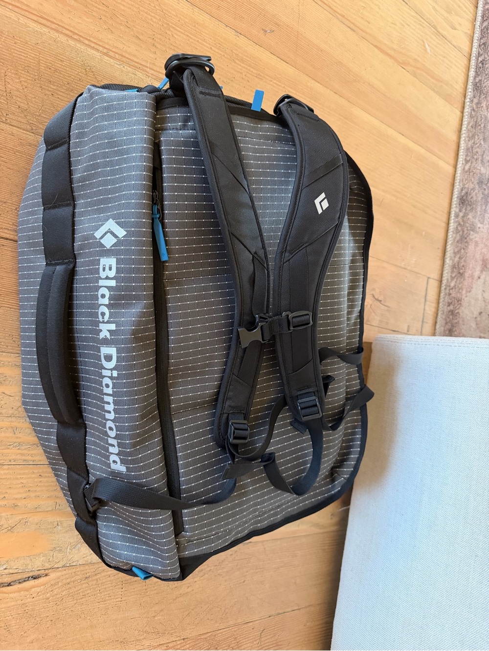 Black Diamond StoneHauler 45L Pack in Navy/Black